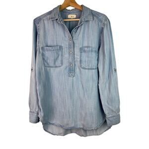Lou & Gray Women's Size S Light Wash Chambray Roll Tab Sleeve Popover Shirt